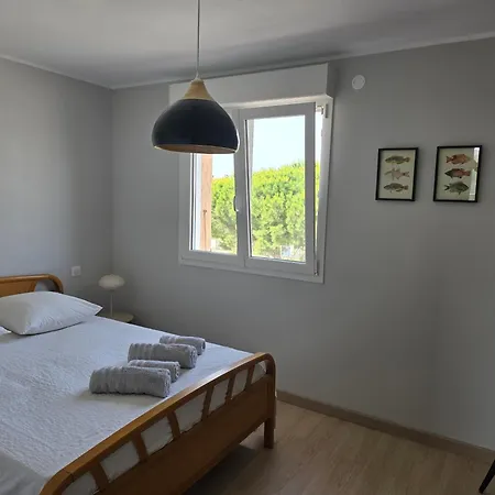 Maison Avec Exterieur A 150 Metres De La - 4 Climatisees Holiday home *