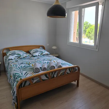 Maison Avec Exterieur A 150 Metres De La - 4 Climatisees