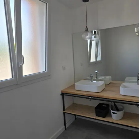 Holiday home Maison Avec Exterieur A 150 Metres De La - 4 Climatisees
