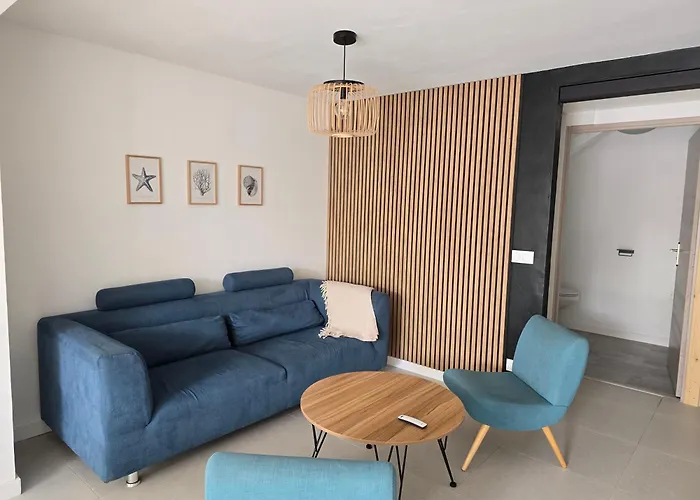 Maison Avec Extérieur à 150 Mètres De La - 4 Climatisées *